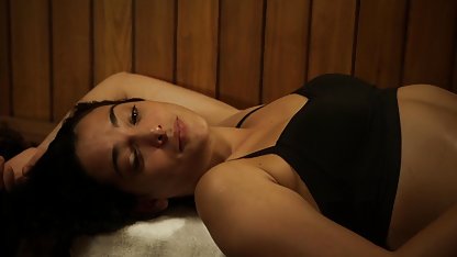 همسر او در تلاش است فیلم کوتاه سکسی قابل پخش برای آموزش.