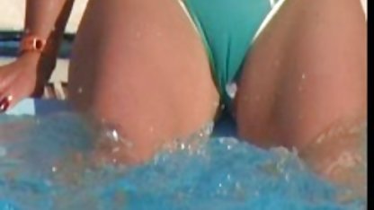 تنگ سوراخ با سوراخ و خالکوبی در حال سکس کوتاه الکسیس تگزاس حاضر